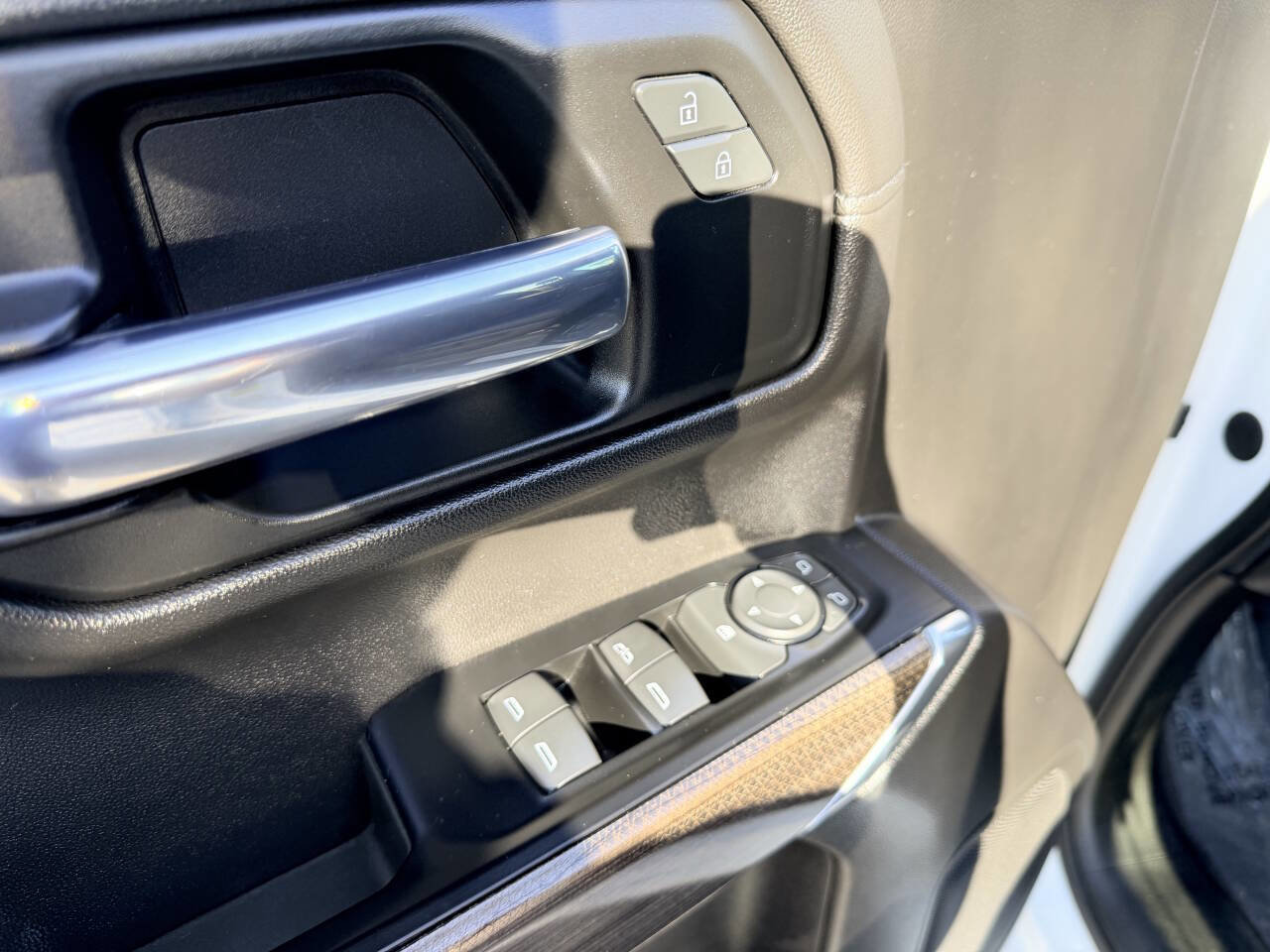 Used 2019 Chevrolet Silverado 1500 LT w/ All-Star Edition AWD/4WD image 12
