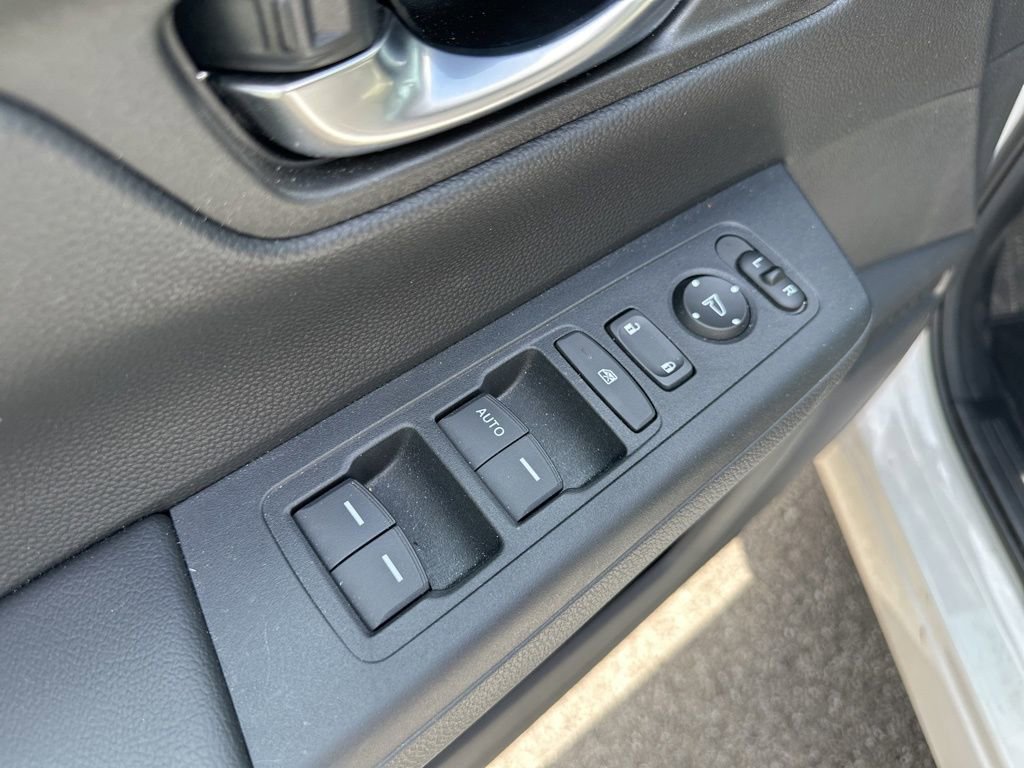 Used 2025 Honda CR-V LX image 15