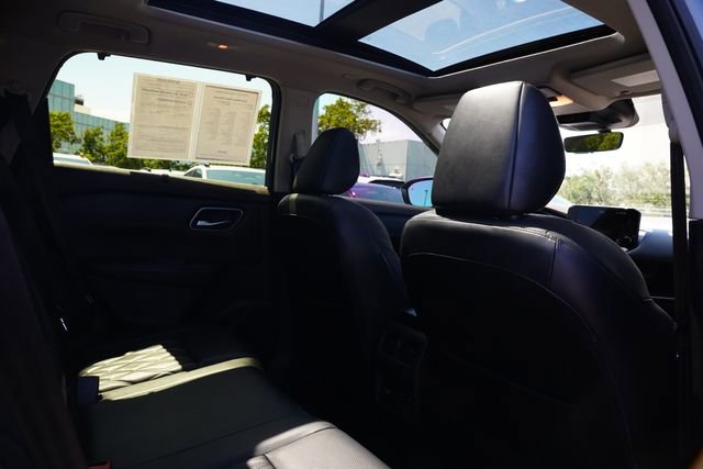 Used 2023 Nissan Rogue Platinum w/ Platinum Premium Package AWD/4WD image 20