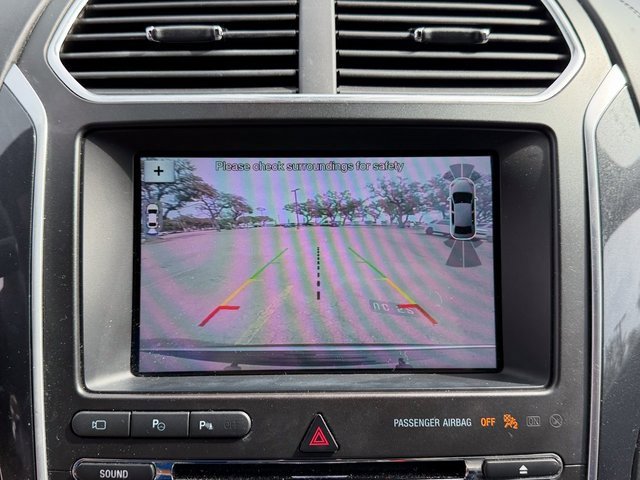 Used 2018 Ford Explorer Platinum image 15