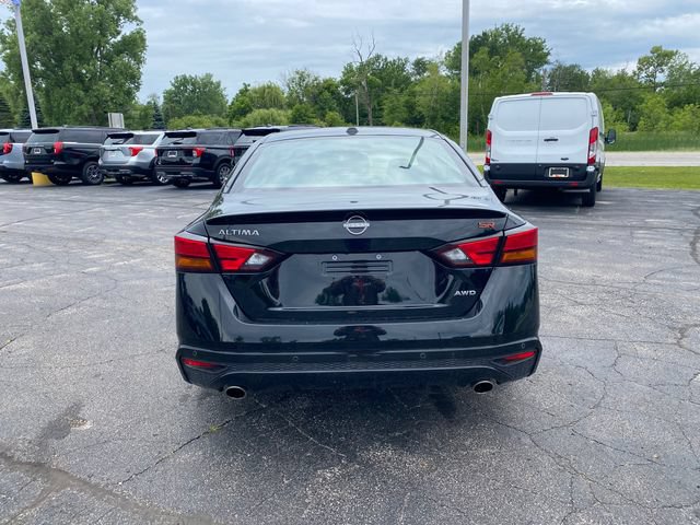 Used 2024 Nissan Altima 2.5 SR AWD/4WD image 7