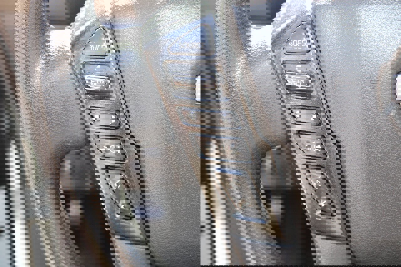 Used 2023 Nissan Frontier SV image 12