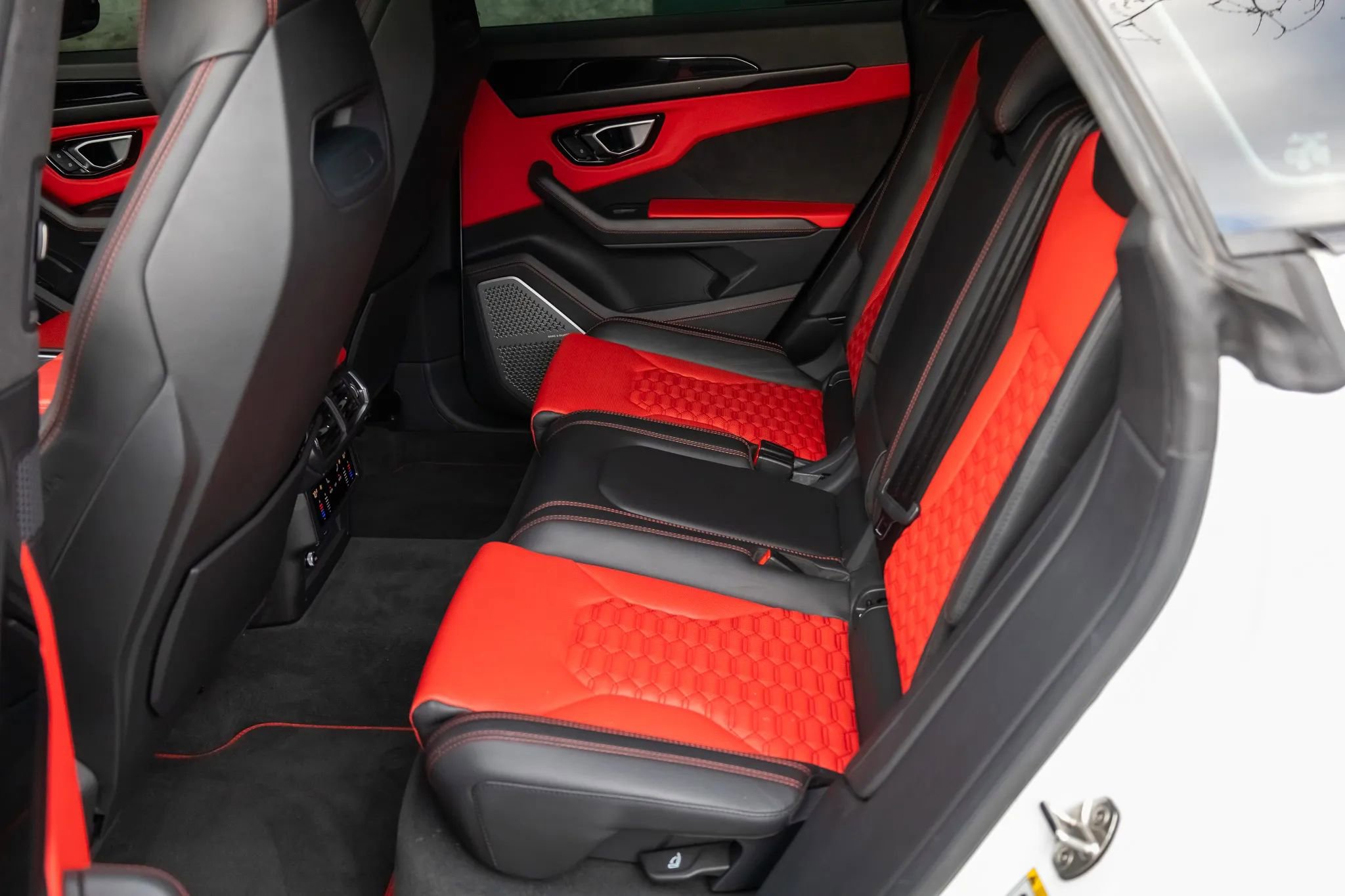 Used 2022 Lamborghini Urus image 54