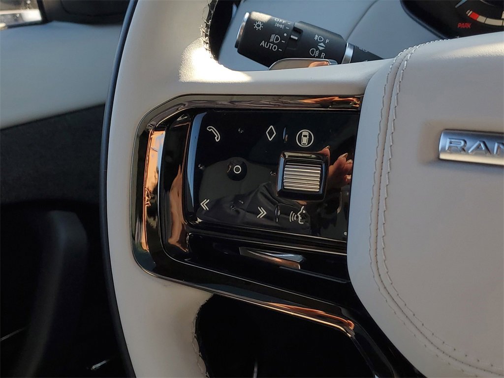Used 2024 Land Rover Range Rover Sport Autobiography image 16