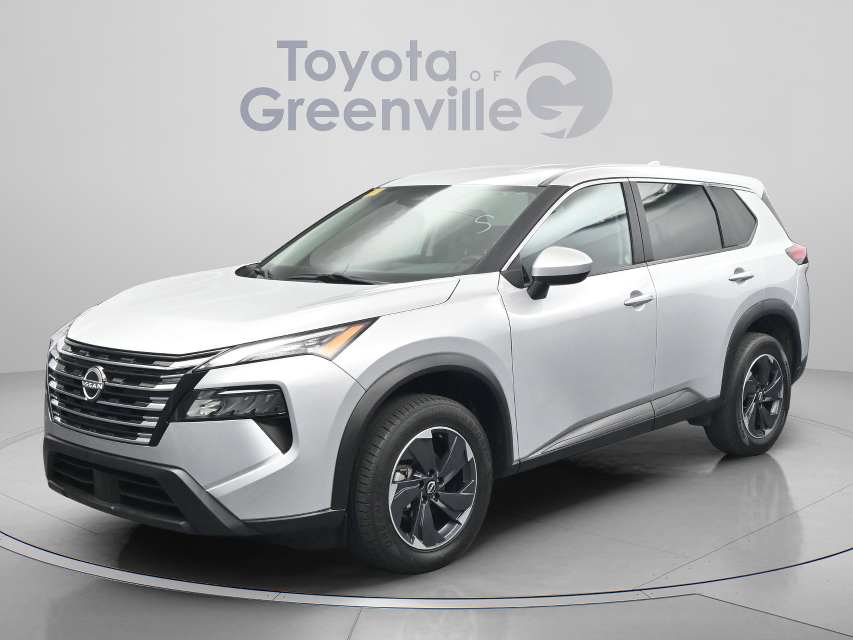 Used 2024 Nissan Rogue SV image 1
