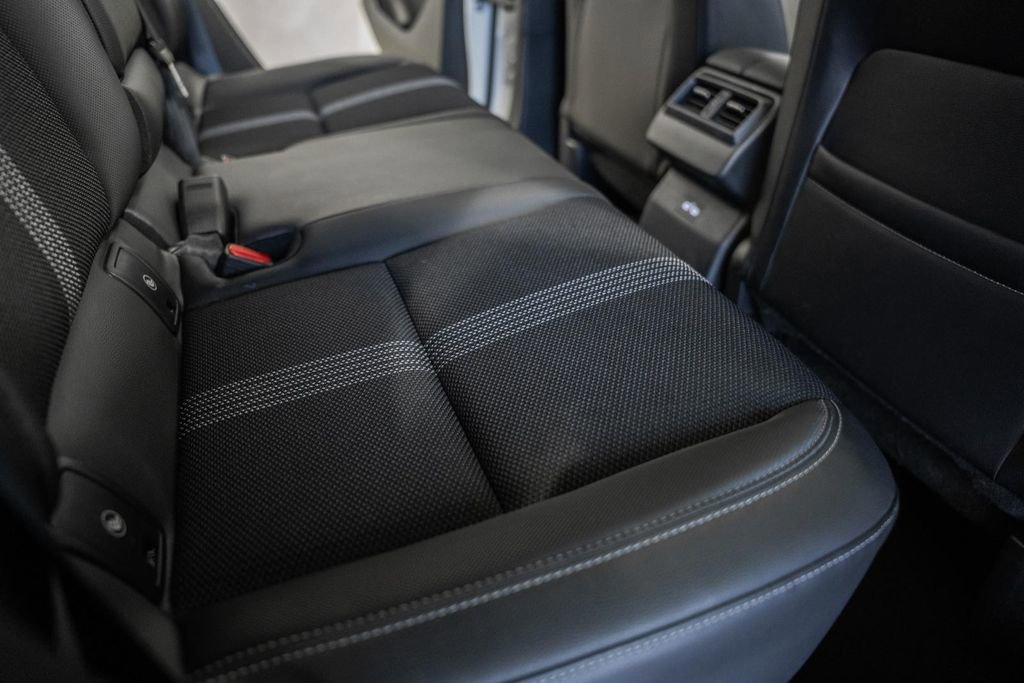 Used 2025 MAZDA CX-50 AWD 2.5 S w/ Premium Package image 38