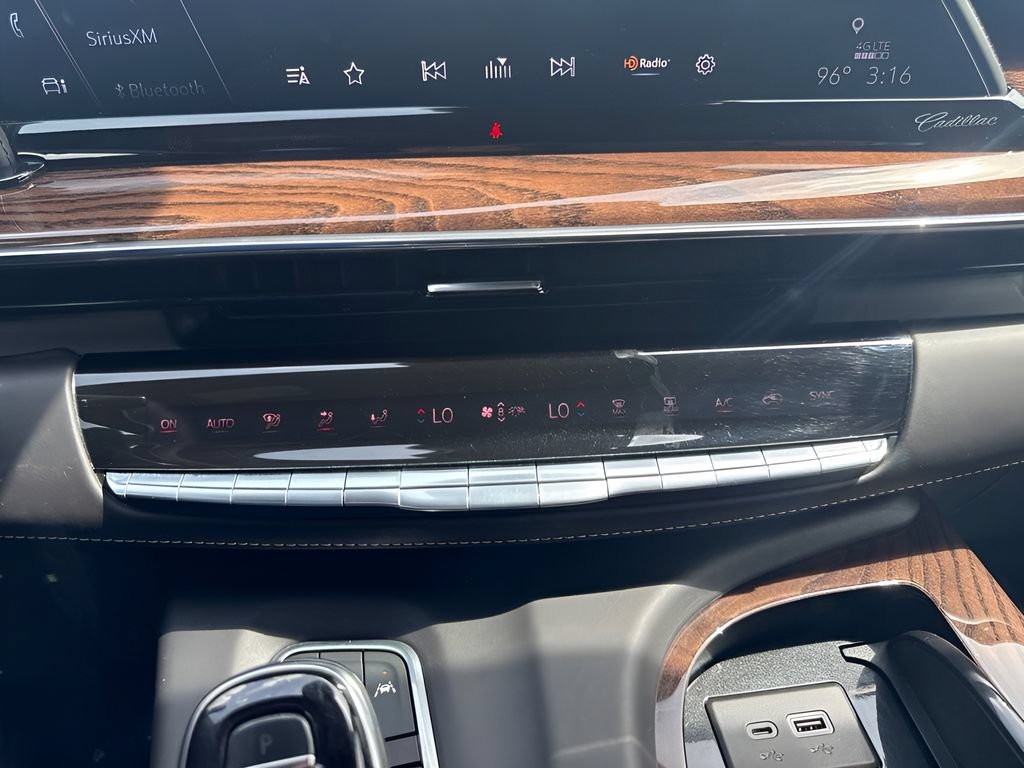 Used 2021 Cadillac Escalade Premium Luxury Platinum w/ LPO, Radiant Package AWD/4WD image 11