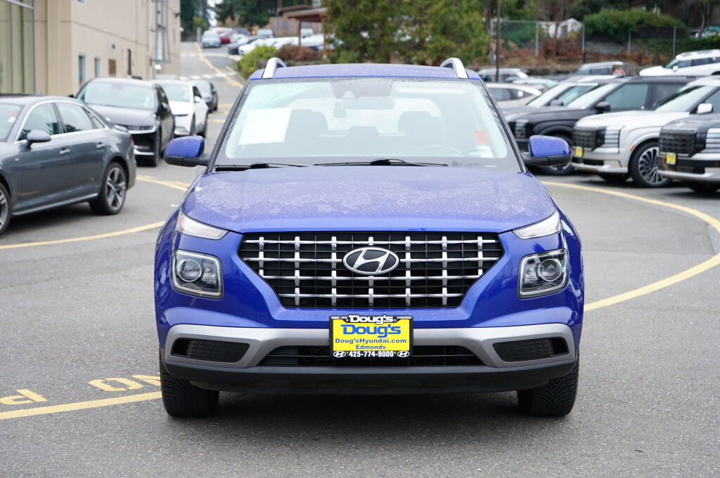 Used 2022 Hyundai Venue SEL w/ Cargo Package image 2