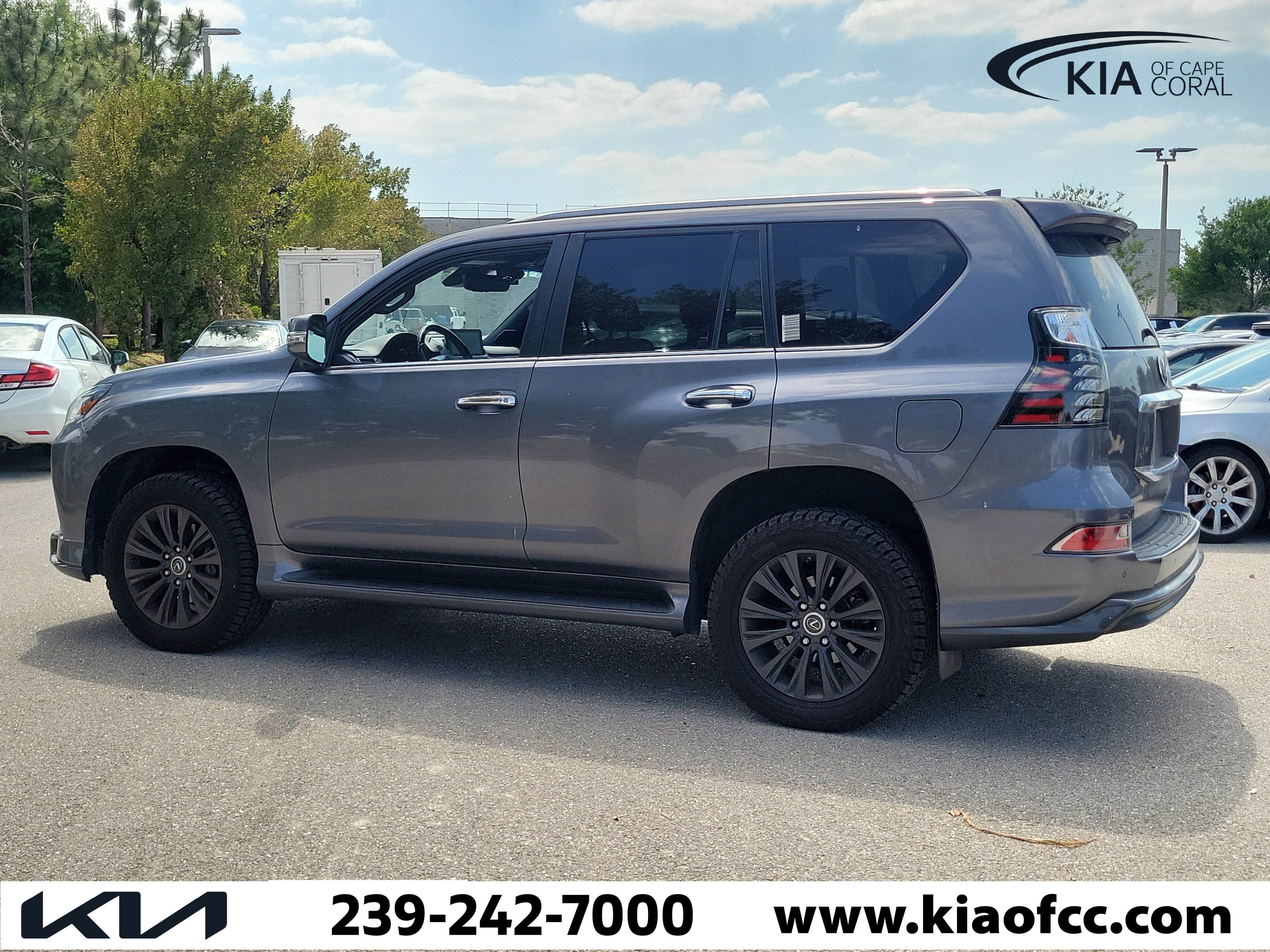 Used 2023 Lexus GX 460 Premium w/ Accessory Package image 5