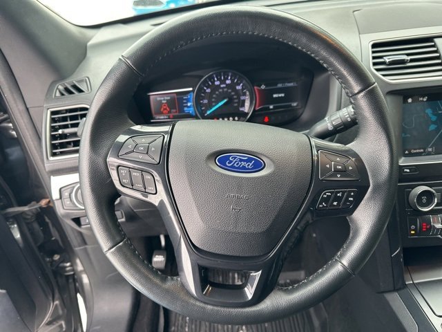 Used 2018 Ford Explorer XLT w/ Equipment Group 202A image 16