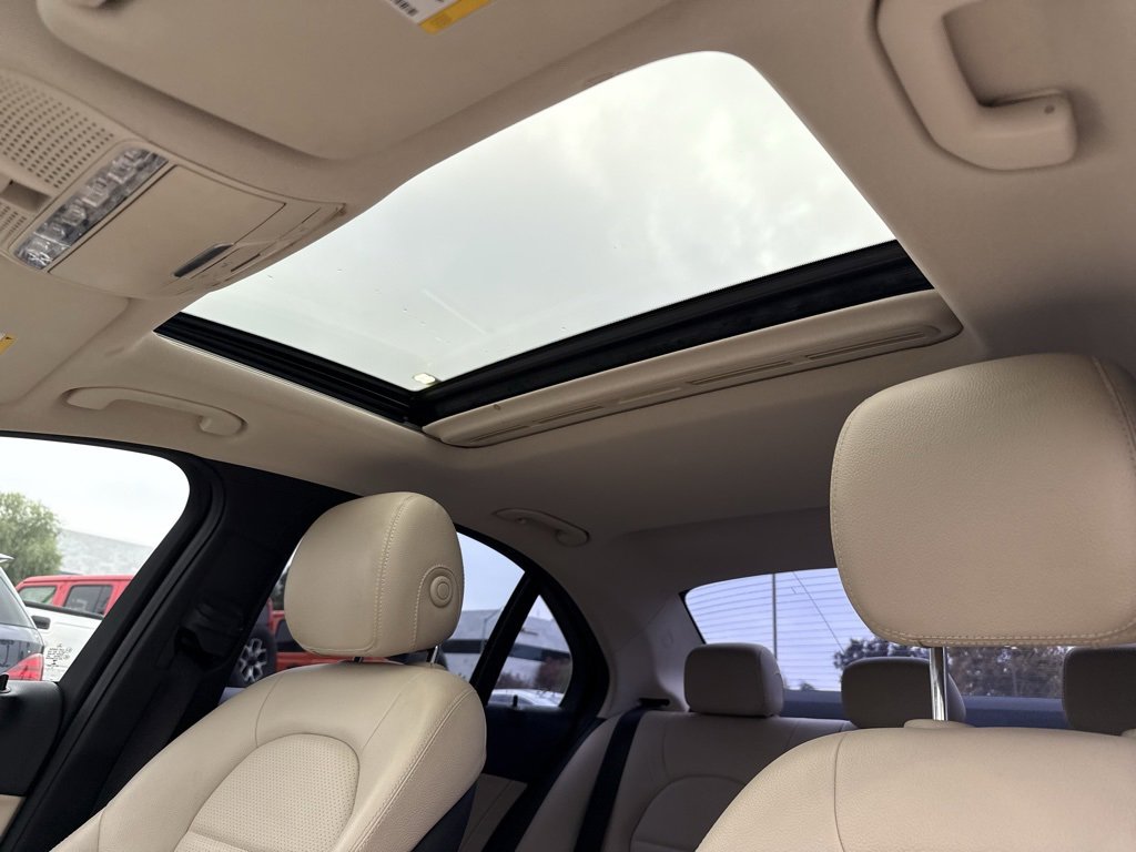 Used 2020 Mercedes-Benz C 300 Sedan image 2