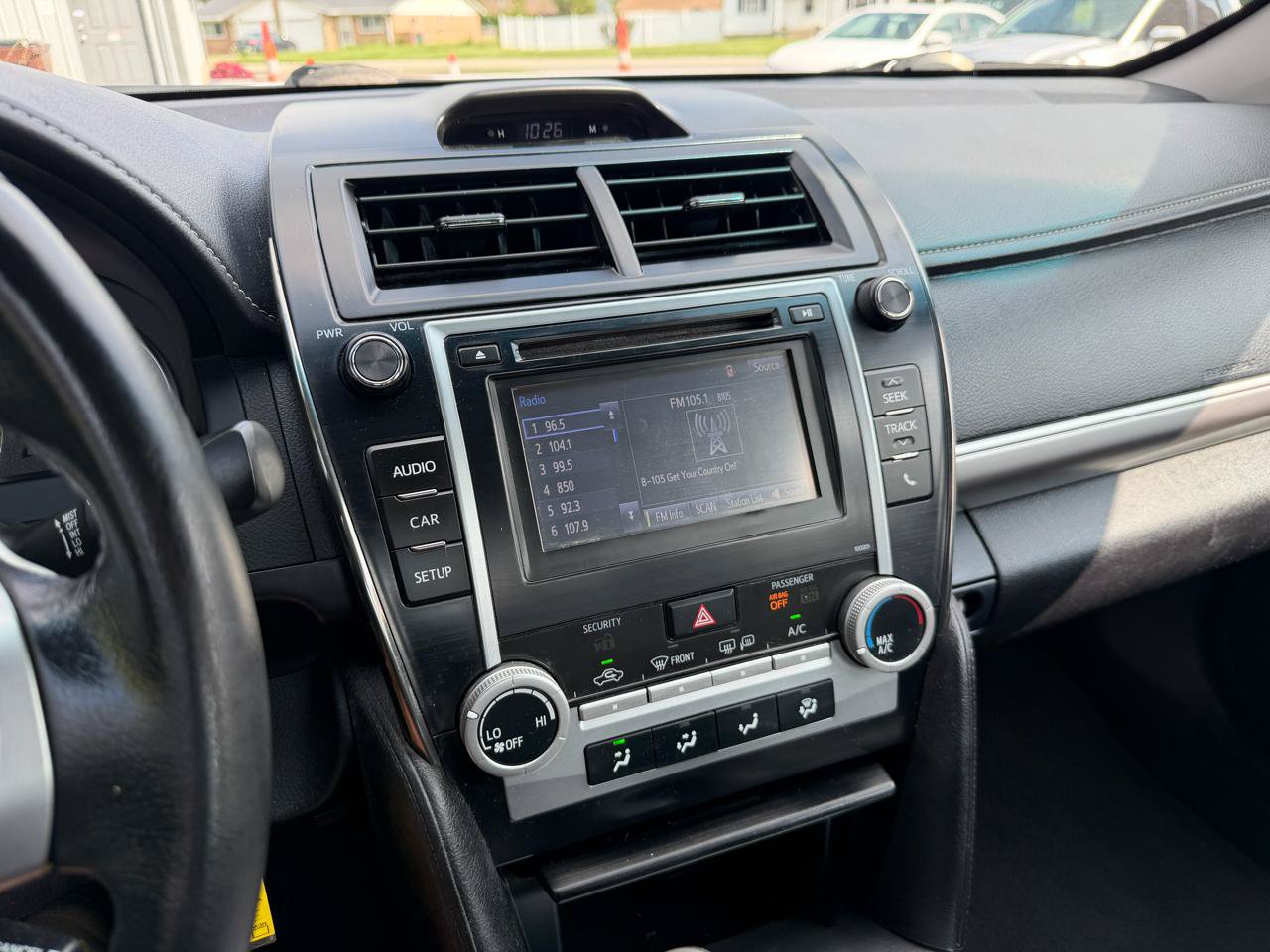 Used 2014 Toyota Camry SE FWD image 9