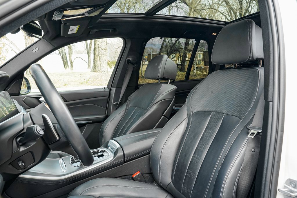 Used 2022 BMW X5 xDrive45e w/ M Sport Package image 16