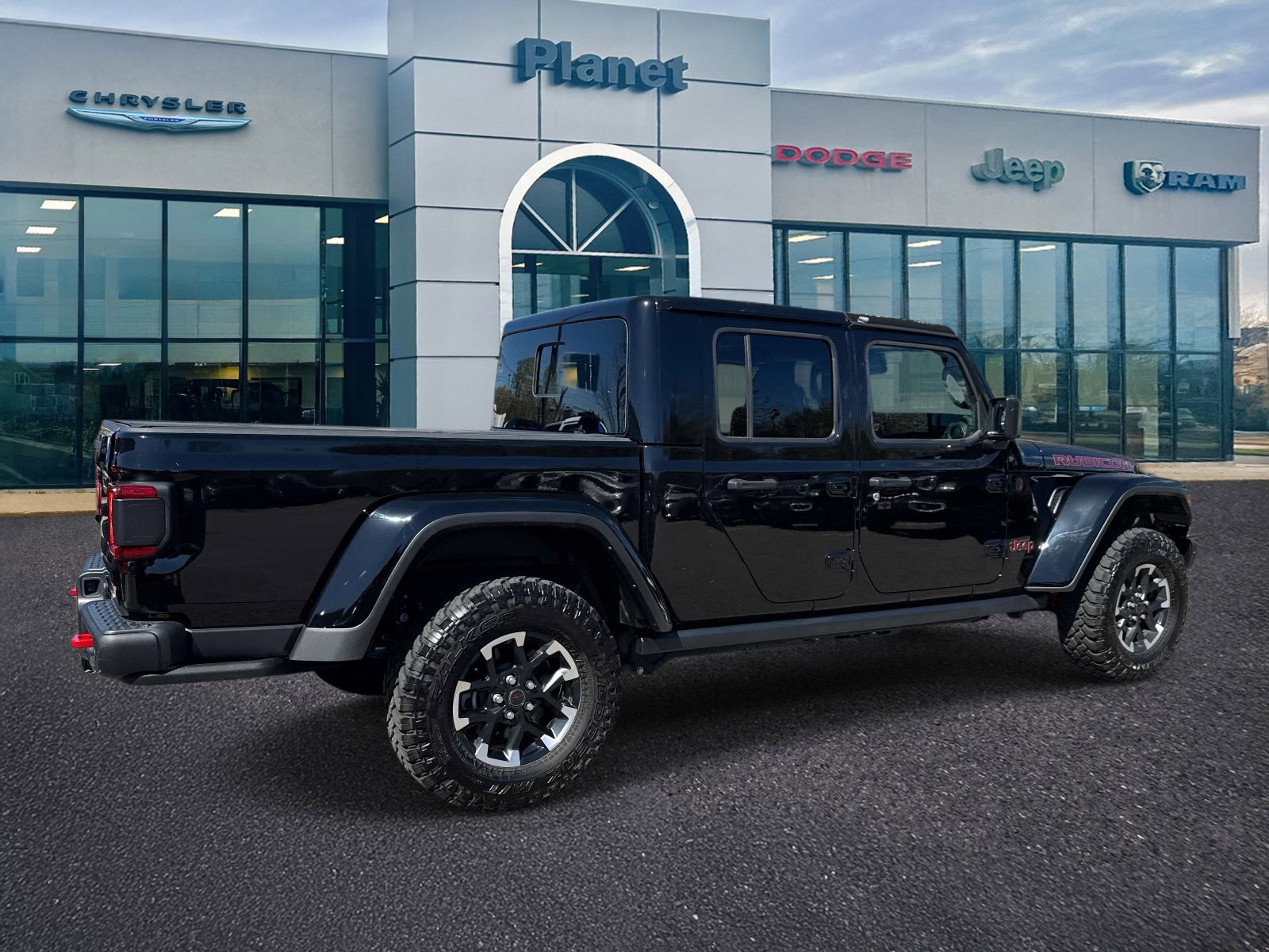 Used 2024 Jeep Gladiator Rubicon AWD/4WD image 2
