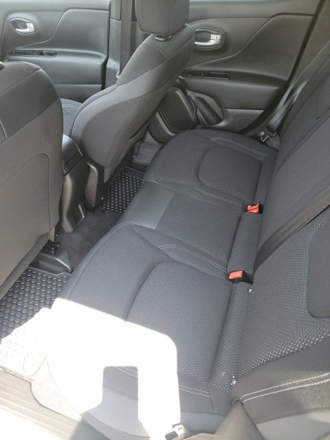 Used 2023 Jeep Renegade Latitude w/ Premium Group AWD/4WD image 12