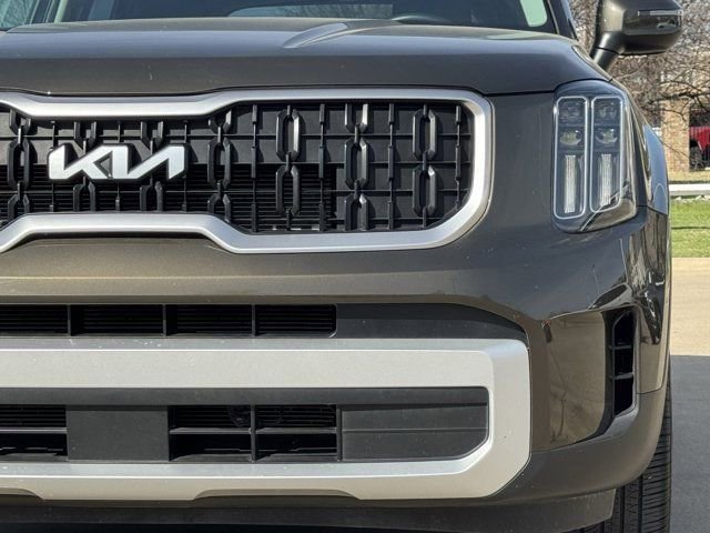 Used 2025 Kia Telluride EX w/ EX Captain's Chair Package FWD image 10