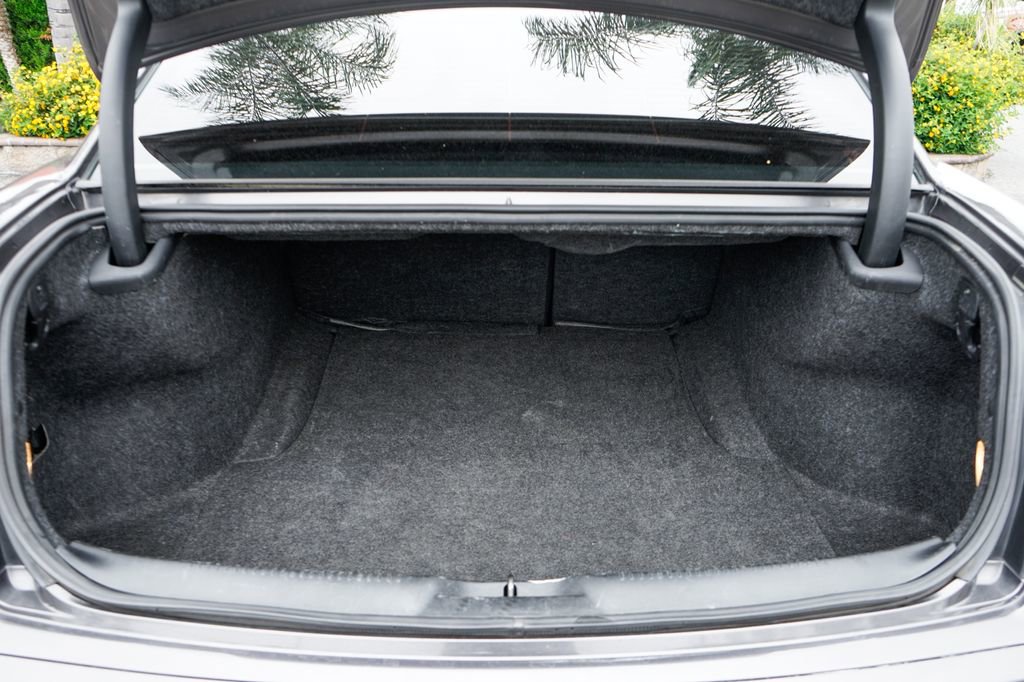 Used 2019 Chrysler 300 S image 8