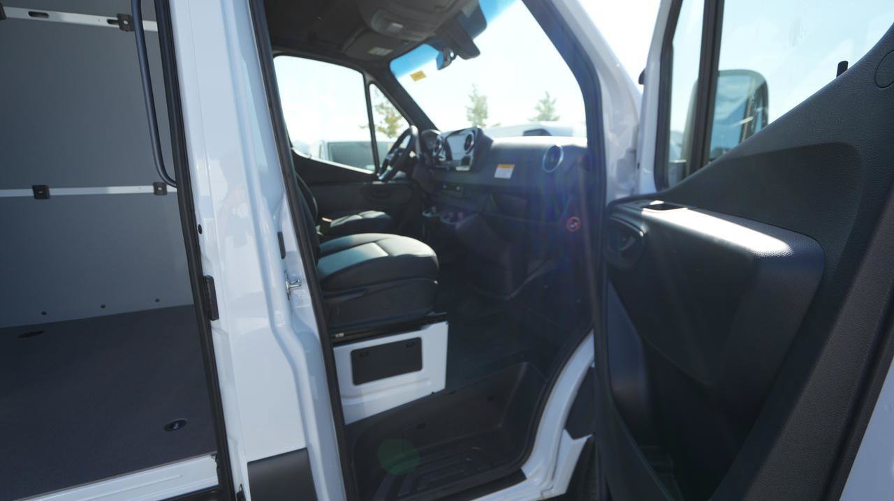 New 2025 Mercedes-Benz Sprinter 2500 image 10