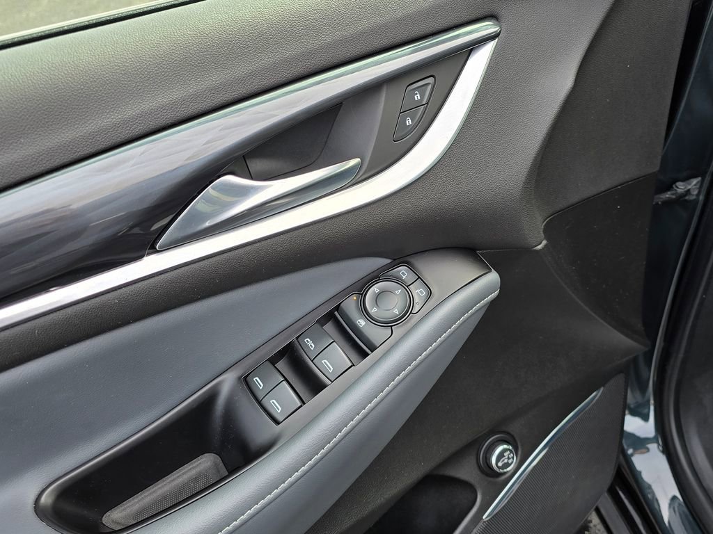 Used 2020 Buick Enclave Essence image 14