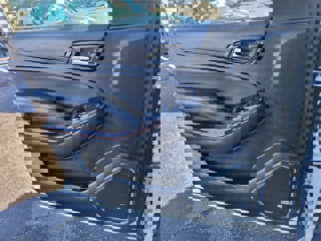 Used 2016 GMC Yukon XL SLE w/ HD Trailering Package image 25