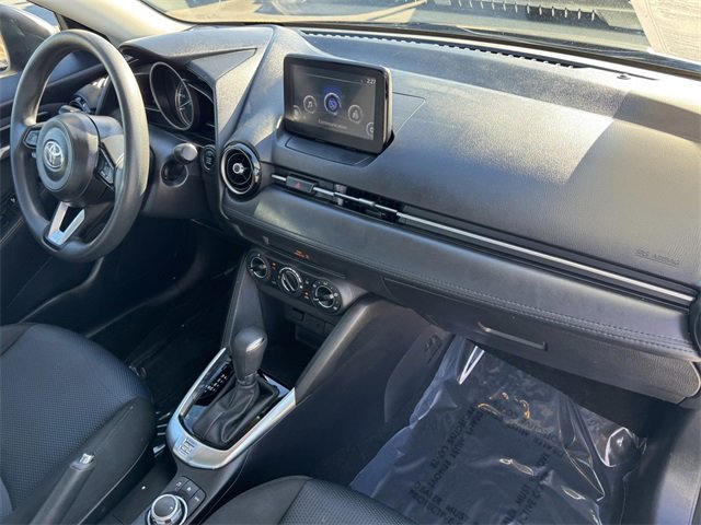 Used 2019 Toyota Yaris LE image 6
