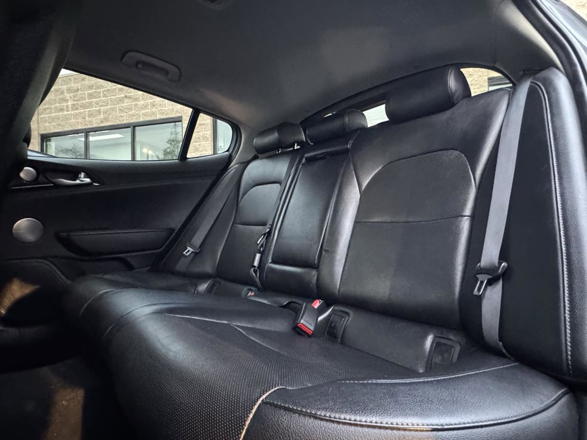 Used 2018 Kia Stinger Premium image 40