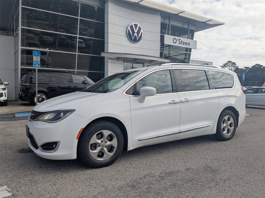 Used 2017 Chrysler Pacifica Touring-L Plus image 16