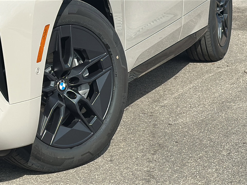 New 2026 BMW iX xDrive45 image 3