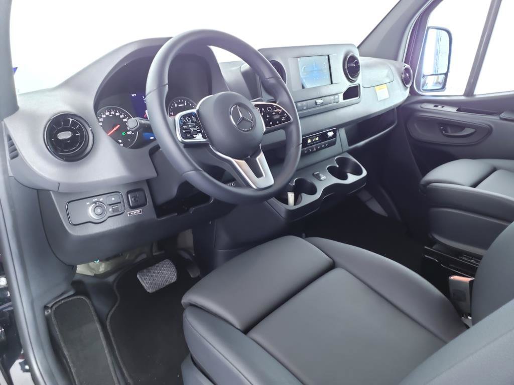 Used 2022 Mercedes-Benz Sprinter 2500 image 22
