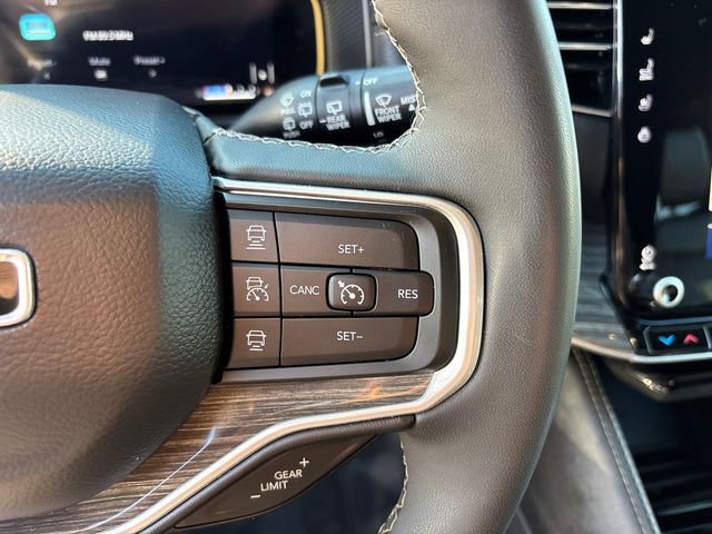 Used 2022 Jeep Wagoneer Series III w/ Flexible Seating Group image 21