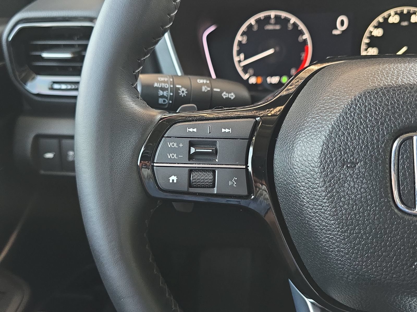 Certified 2025 Honda Pilot EX-L image 17