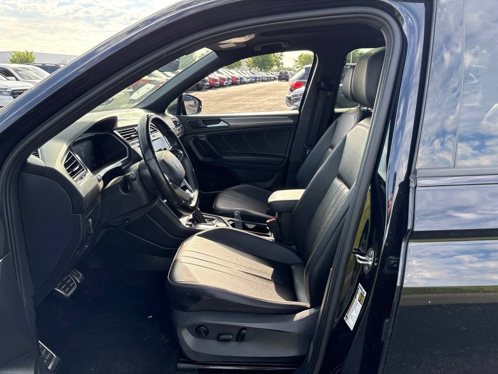 Used 2023 Volkswagen Tiguan SE R-Line AWD/4WD image 15