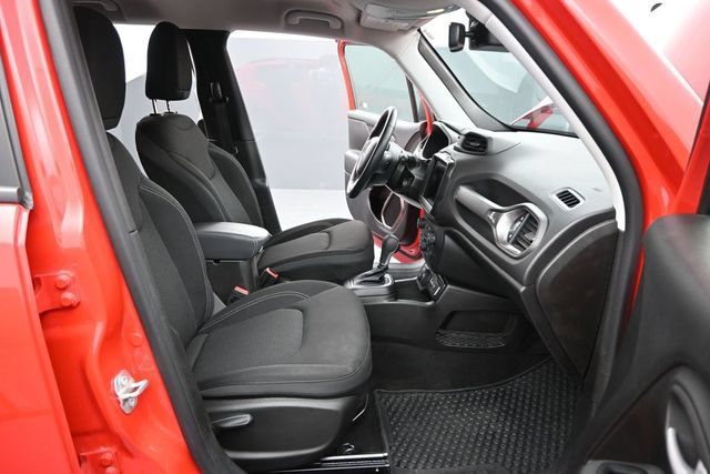Used 2023 Jeep Renegade Latitude w/ Premium Group AWD/4WD image 25