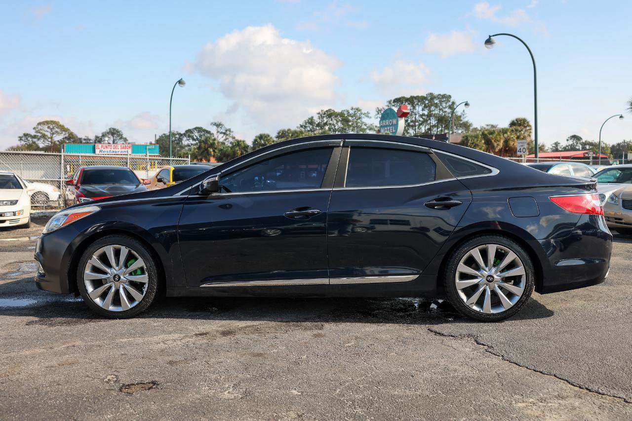 Used 2013 Hyundai Azera w/ Technology Pkg image 3