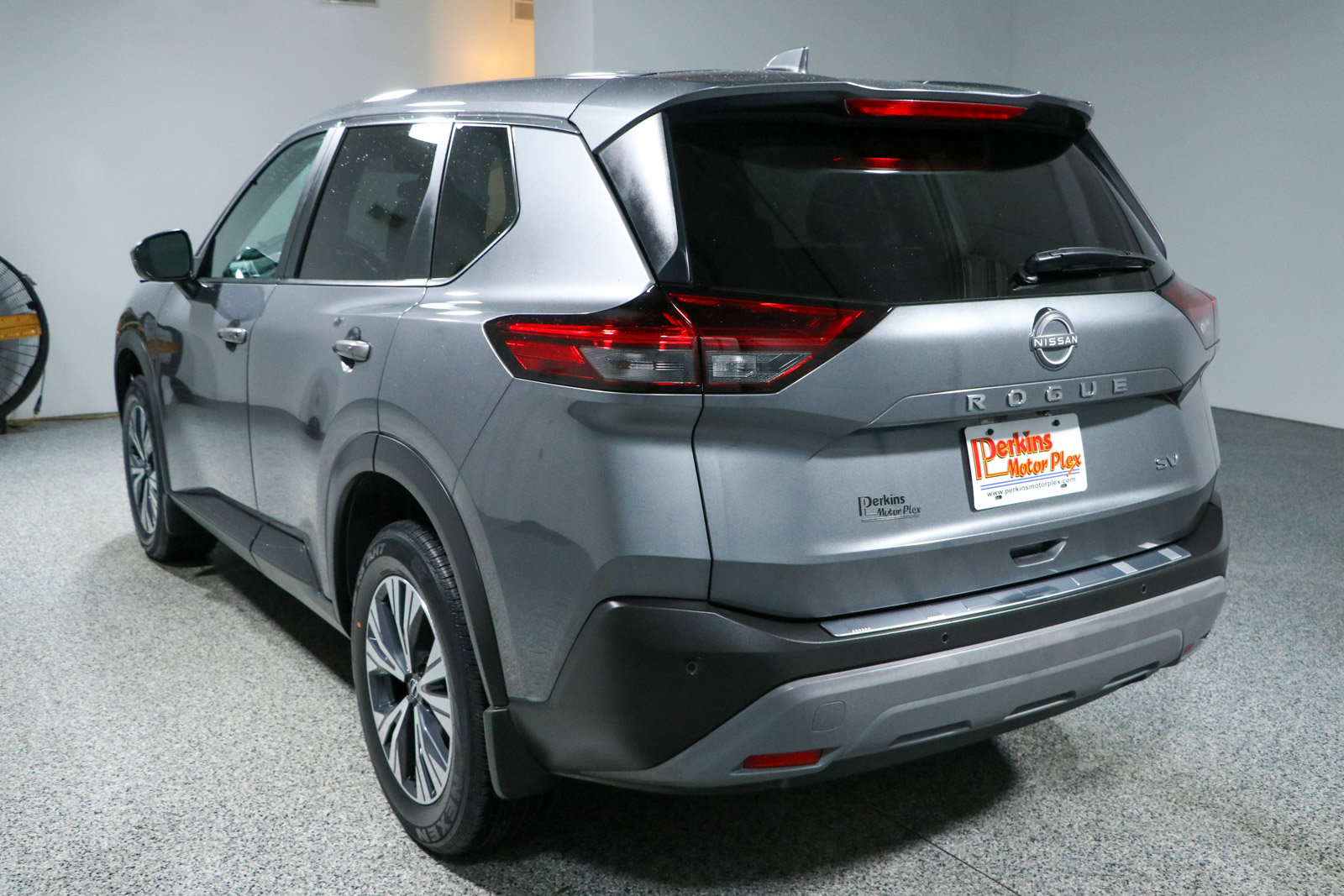 Used 2023 Nissan Rogue SV FWD image 9
