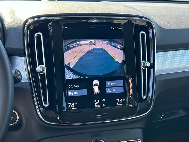 Used 2021 Volvo XC40 T4 Momentum w/ Premium Package image 12