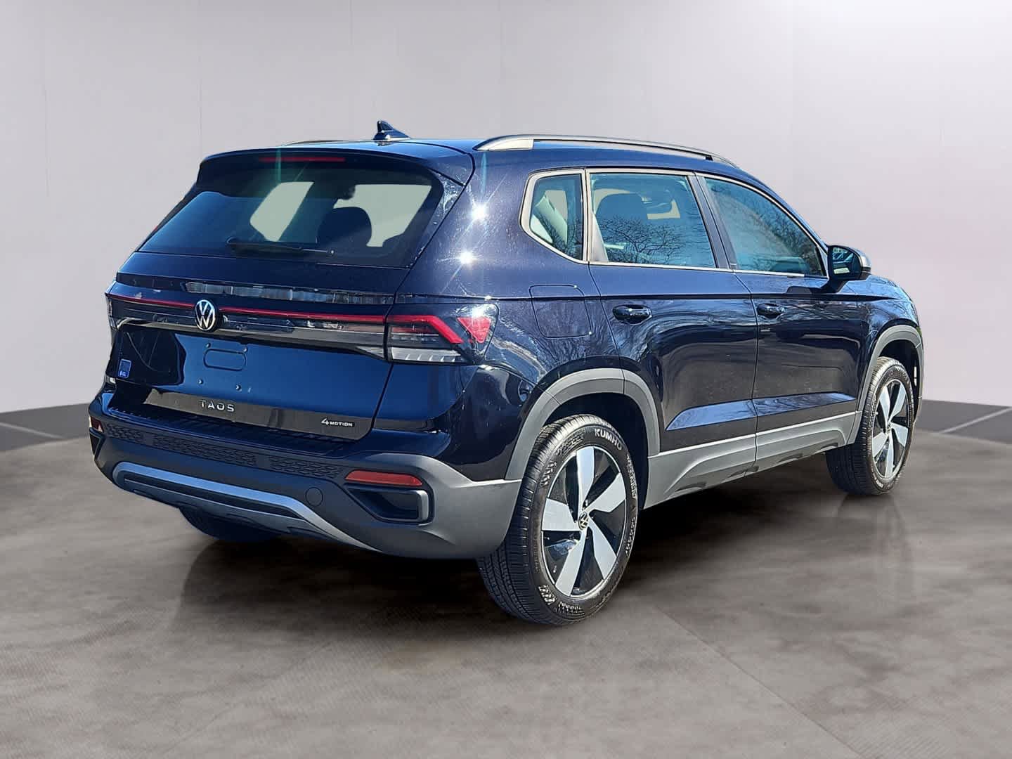 Used 2025 Volkswagen Taos S AWD/4WD image 4