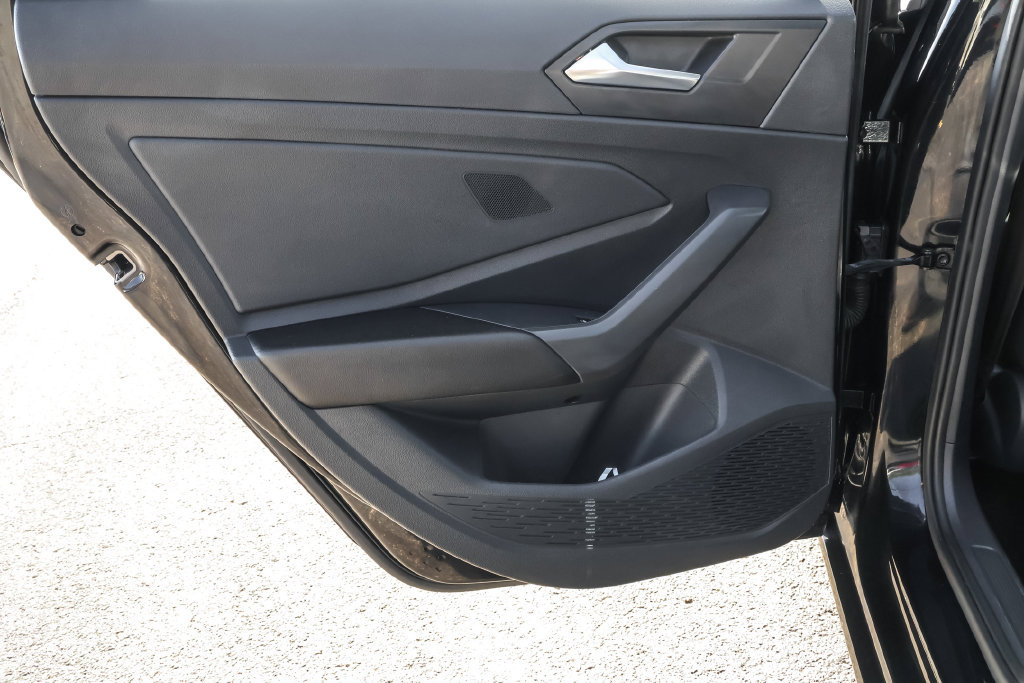 Certified 2024 Volkswagen Jetta SE FWD image 27