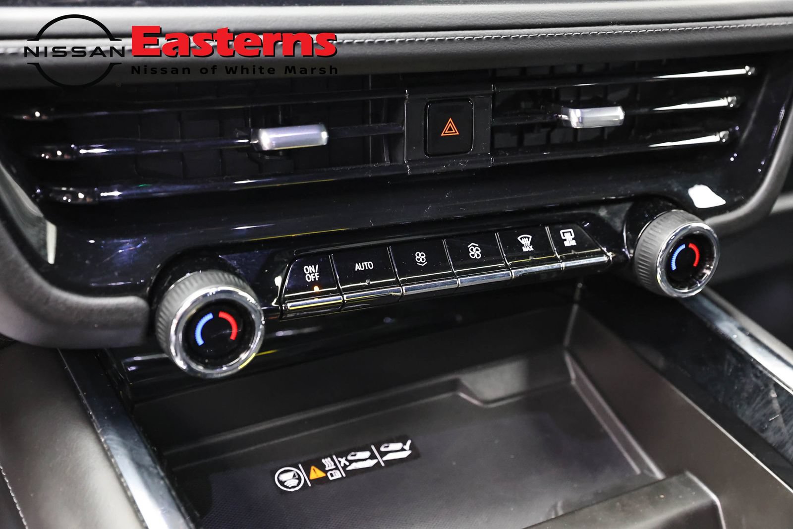 Used 2025 Chevrolet Suburban Z71 AWD/4WD image 19