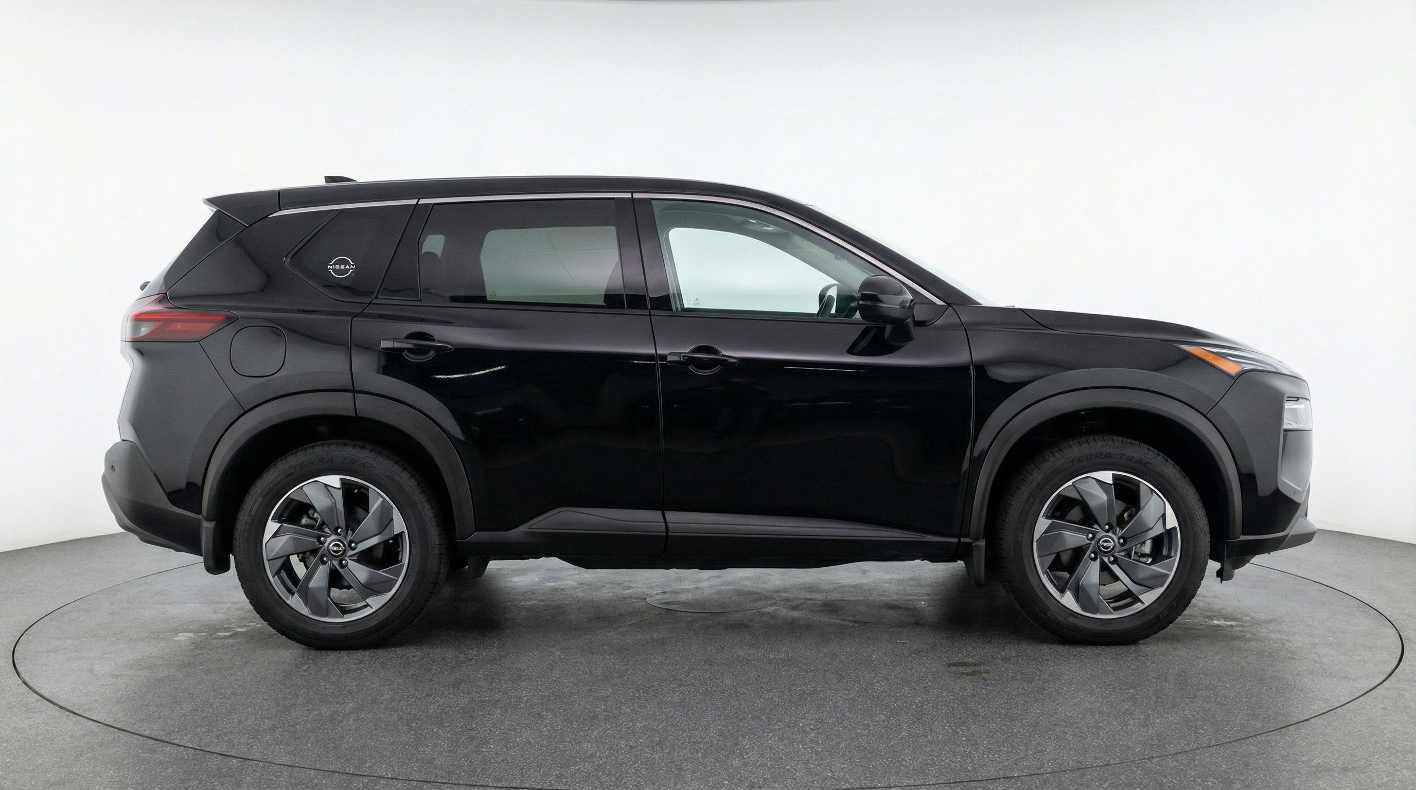 Used 2025 Nissan Rogue SV image 11