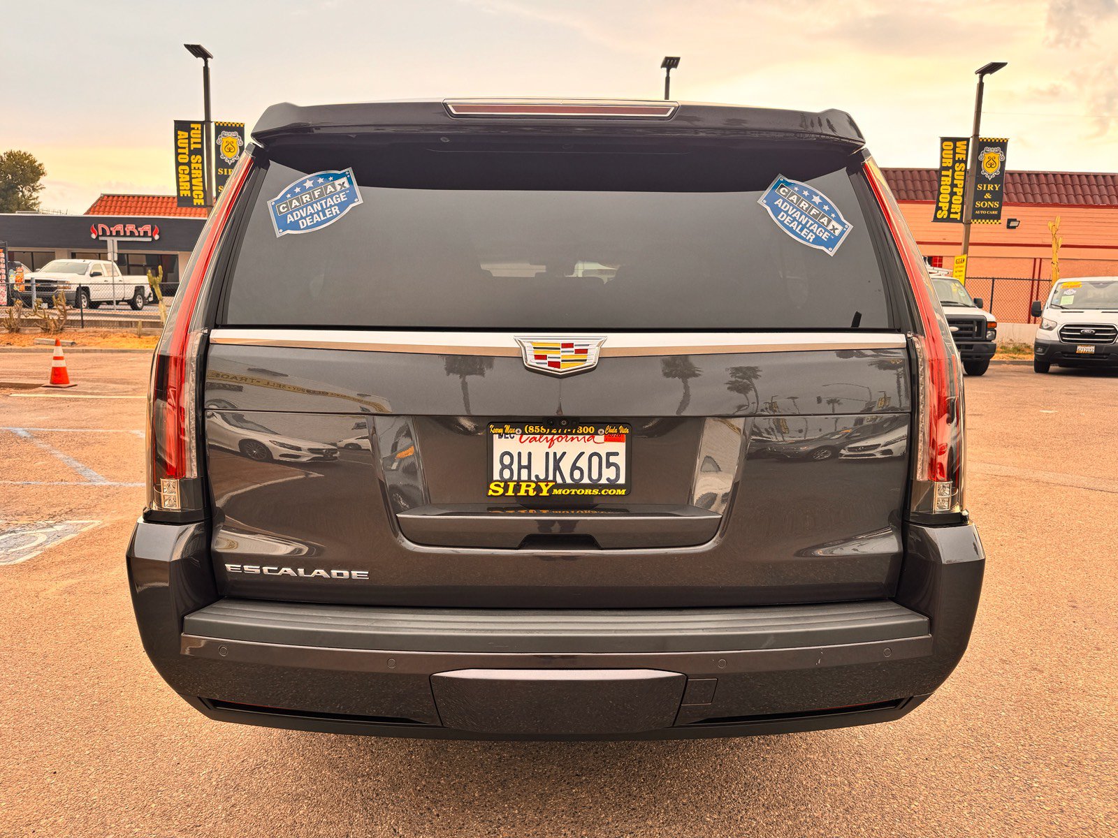Used 2018 Cadillac Escalade ESV Luxury AWD/4WD image 6