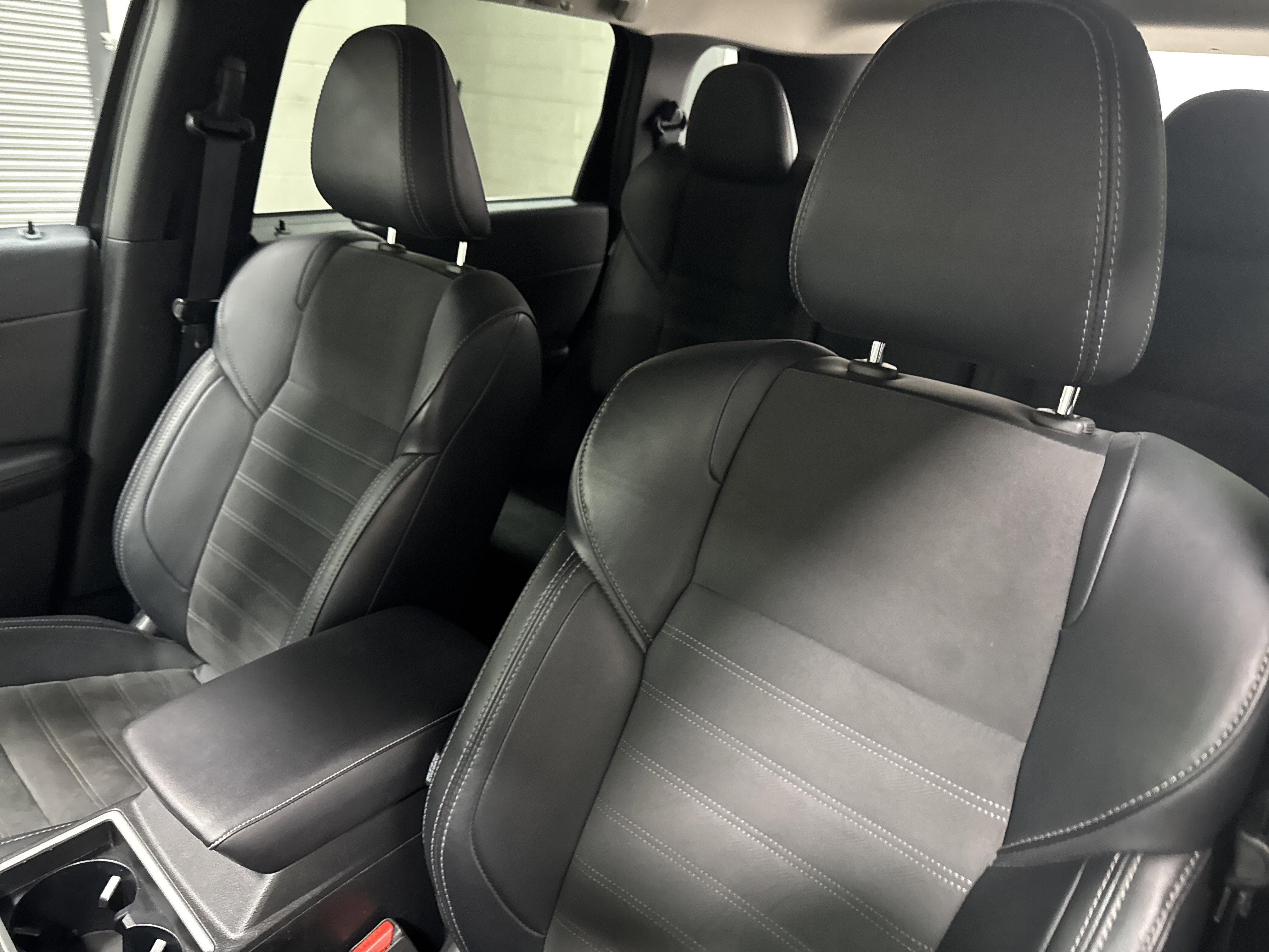 Used 2024 Mitsubishi Outlander SE image 28