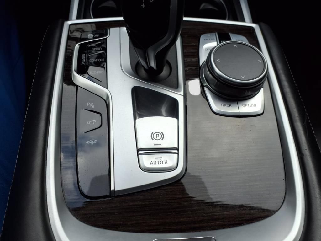 Used 2021 BMW 740i xDrive w/ Premium Package AWD/4WD image 18
