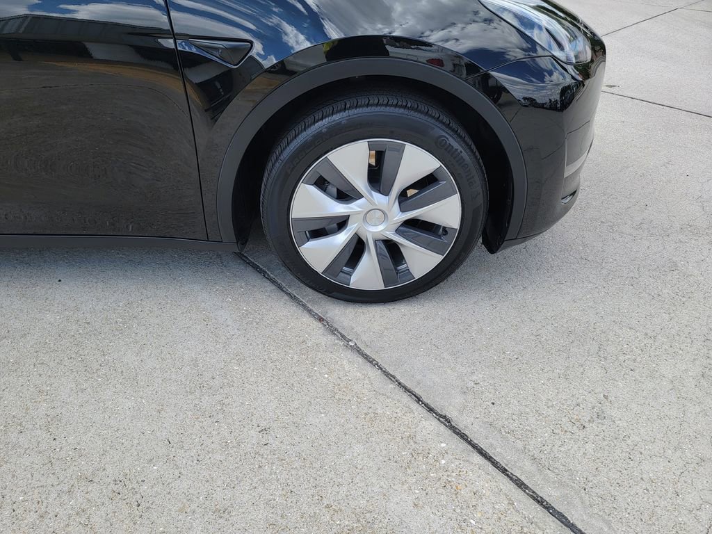 Used 2021 Tesla Model Y Long Range AWD/4WD image 6