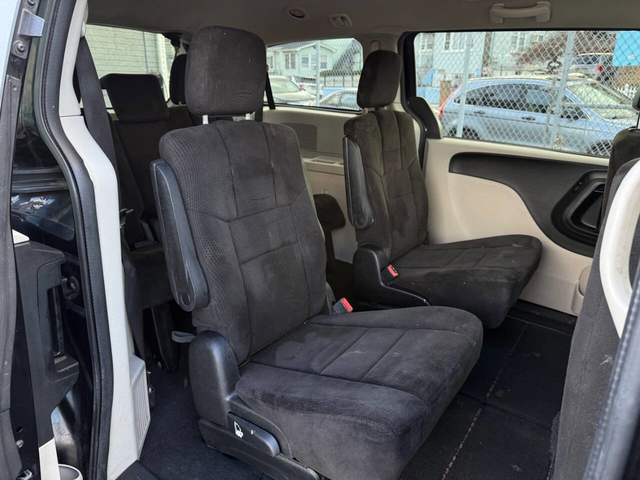 Used 2013 Dodge Grand Caravan SXT w/ UConnect Hands-Free Group image 13
