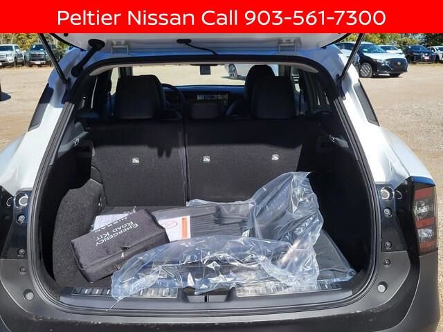 New 2025 Nissan Kicks SR w/ Illumination Package image 6