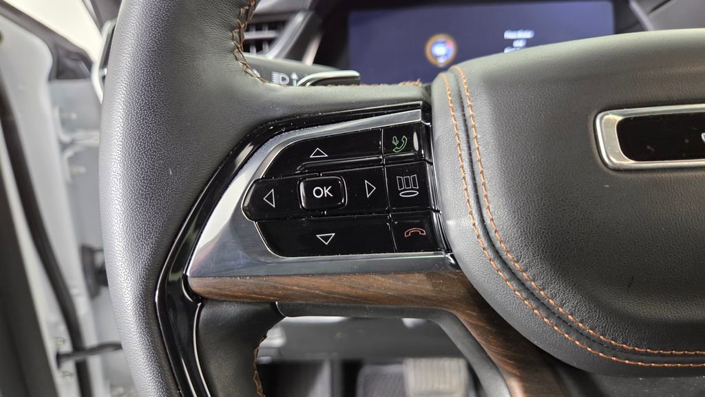 Used 2023 Jeep Grand Cherokee Summit w/ Adv Protech Group IV AWD/4WD image 18