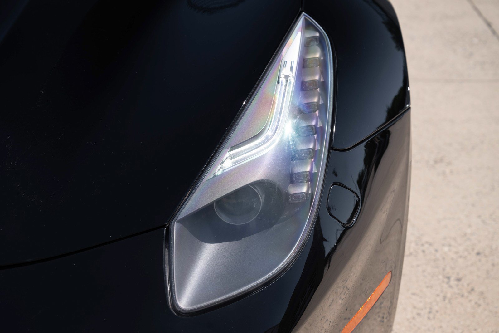 Used 2013 Ferrari F12 Berlinetta RWD image 16
