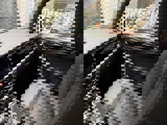 Used 2025 Porsche Macan image 16