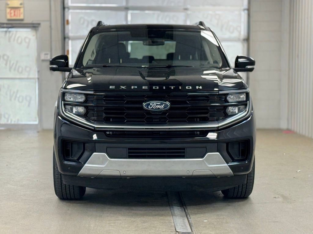 Used 2025 Ford Expedition Max Platinum image 2
